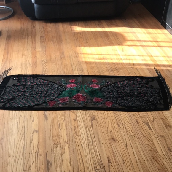 elegant and gorgeous wrap - Picture 5 of 10